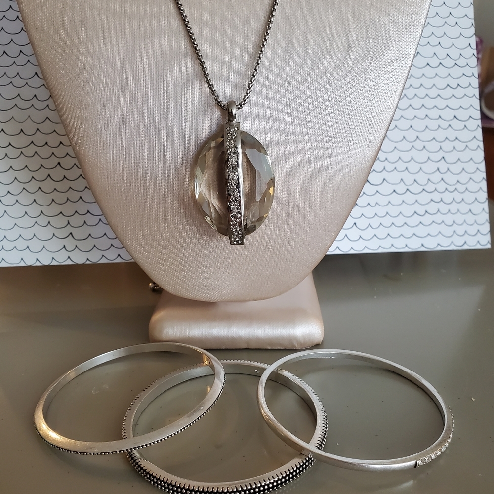 Chicos Silver Chain W/ Faceted Glass Pendant Necklace & 3 Bangle Bracelet Set